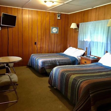 Chamber Lane Motel Round Lake Exterior photo