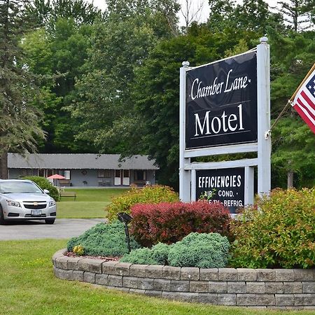 Chamber Lane Motel Round Lake Exterior photo